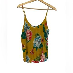 😍NWT Old Navy Women’s size L sleeveless blouse🤩